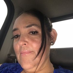 Meet your Posher, Estela